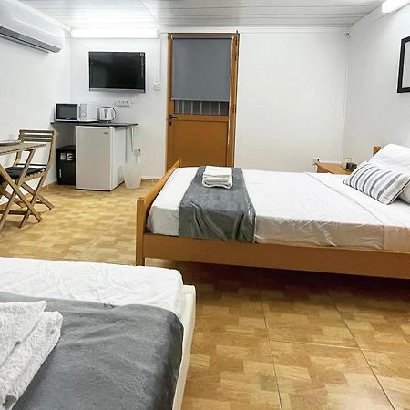 Comfortable, Modern Studio Apartment Protarász Kültér fotó