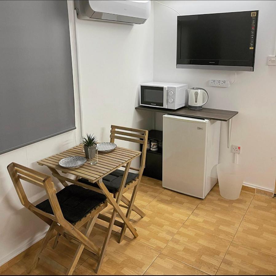 Comfortable, Modern Studio Apartment Protarász Kültér fotó